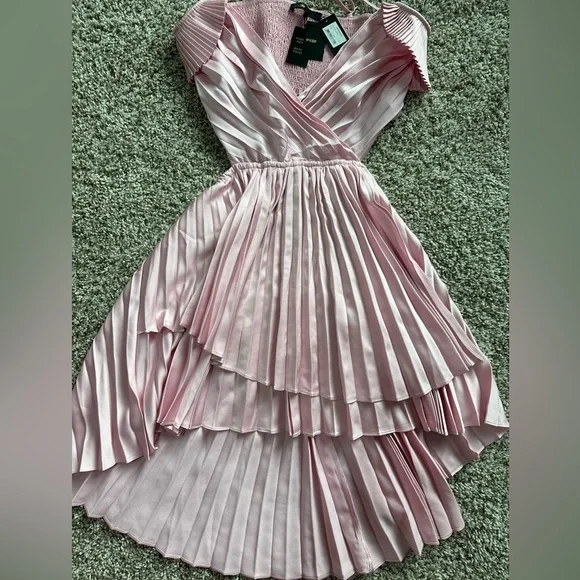 Maje Elegant Pink Pleated Dress - Picture 7 of 7